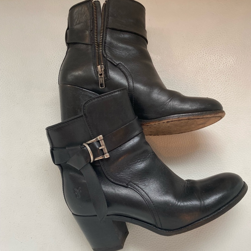 Frye Black Boots EUC Size 8